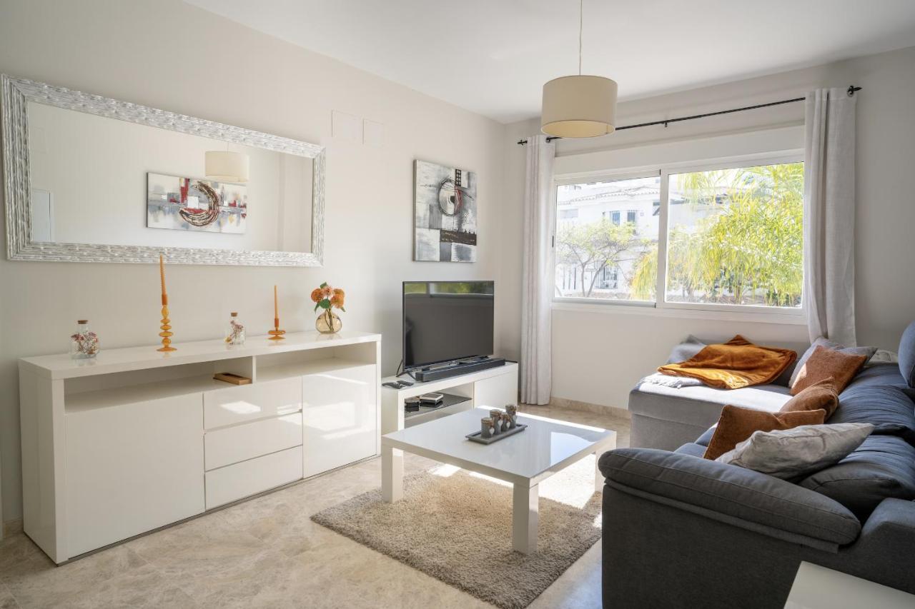 Apartament 2bdr Penthouse, Naranjos, W/pool, 2km P.banus *