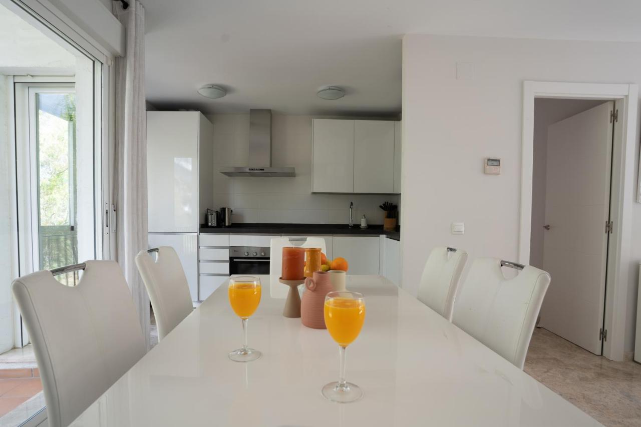 2bdr Penthouse, Naranjos, W/pool, 2km P.banus Apartament Marbella
